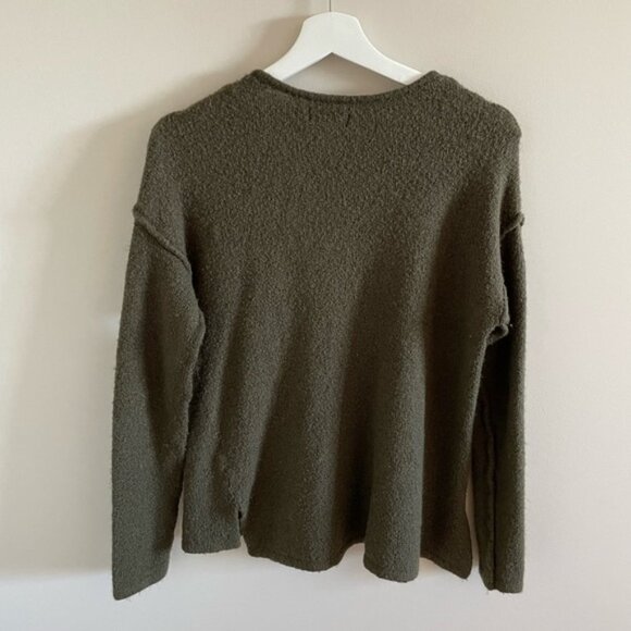 Forever 21 Dark Olive Green Soft Crewneck Sweater Size Small - Picture 4 of 6